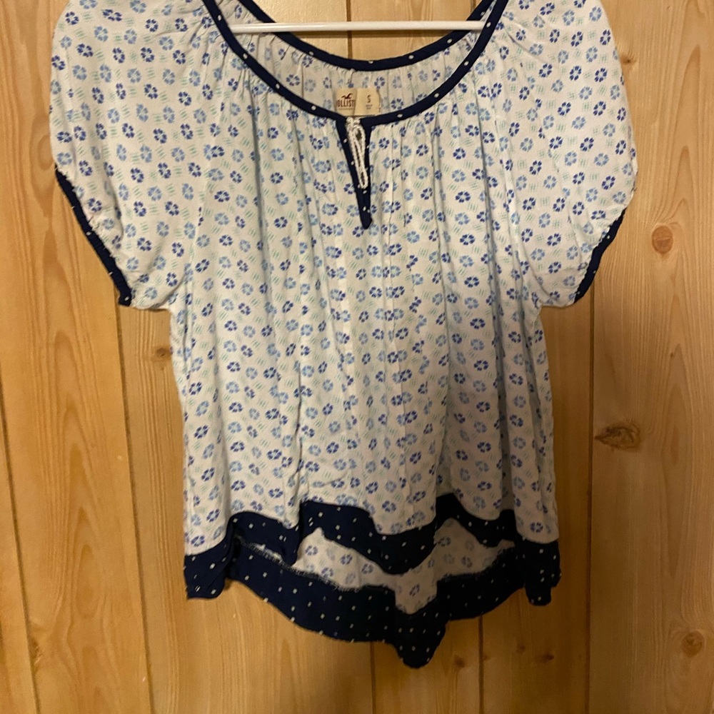 Hollister shirt